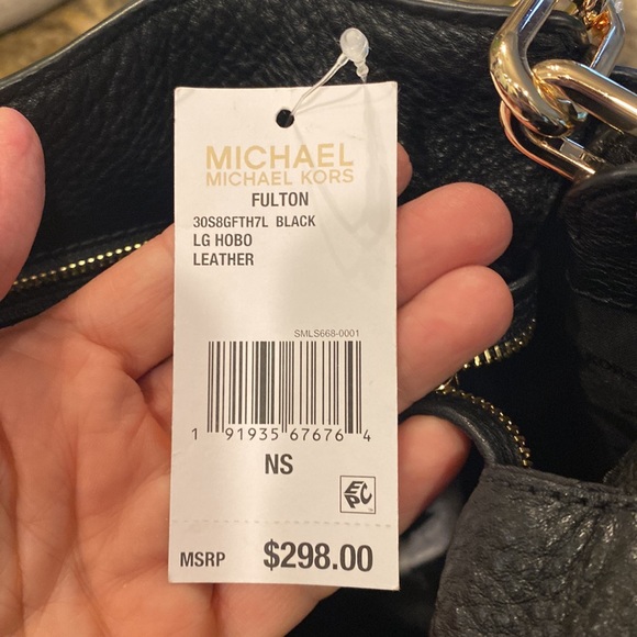 New with tag black leather Michael Kors hobo shoulder bag. - Picture 9 of 9